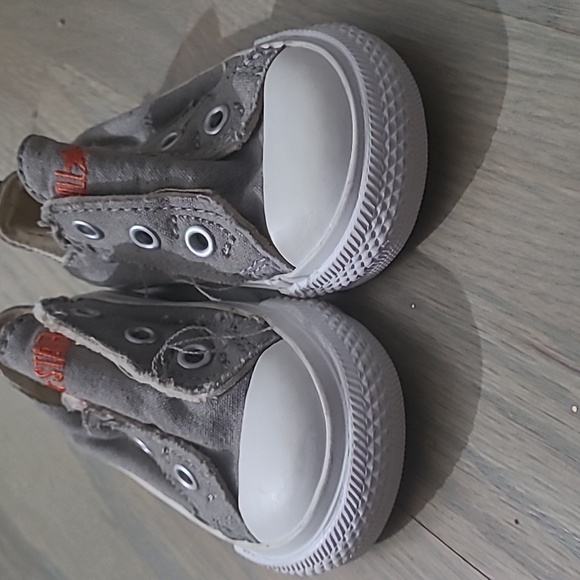 Converse - Picture 4 of 4